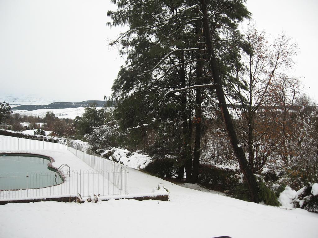 Lairds Lodge Underberg Exterior photo